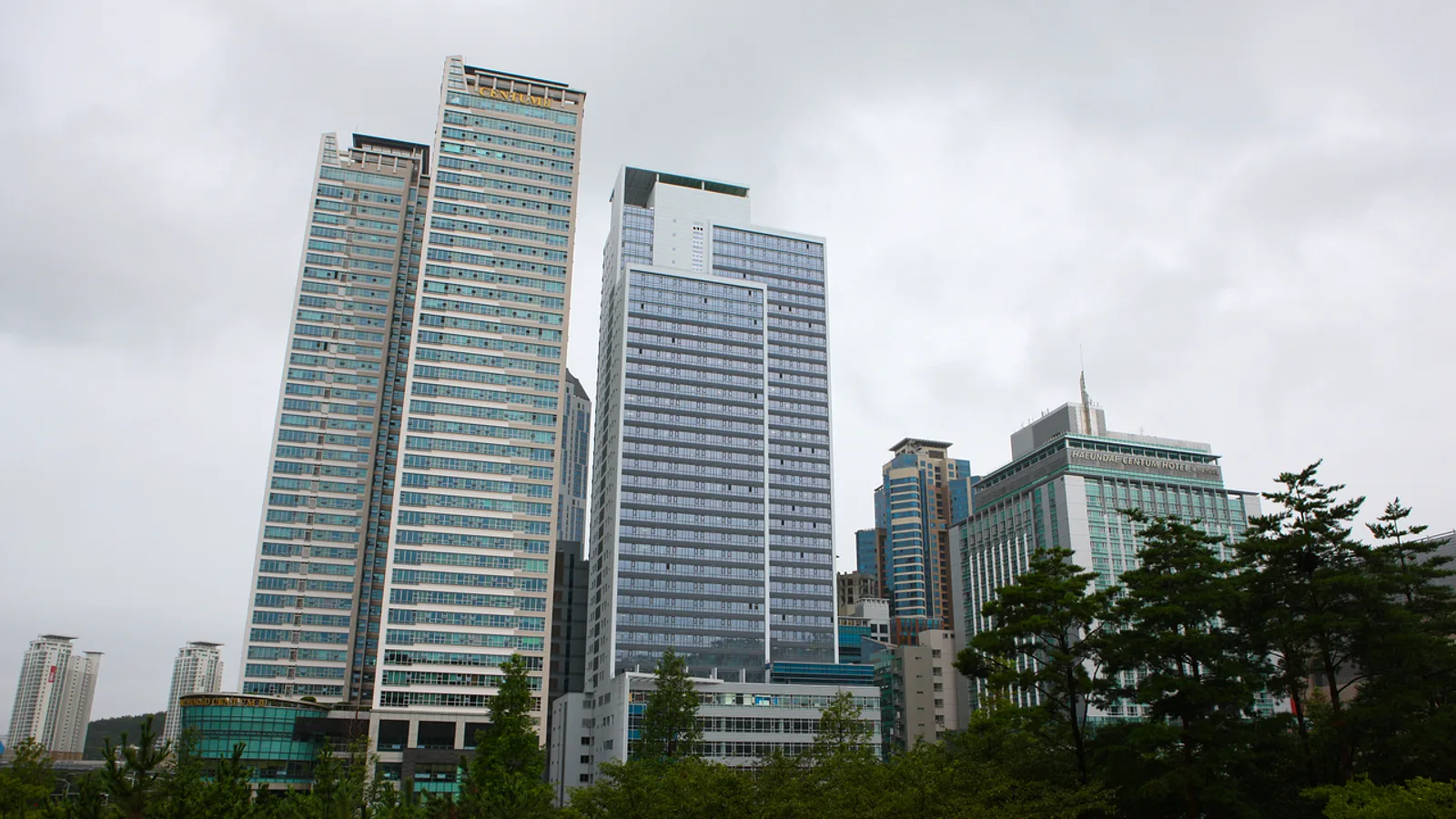 Centum City and Shinsegae Spa Land in Busan: Culture and Jjimjilbang Etiquette