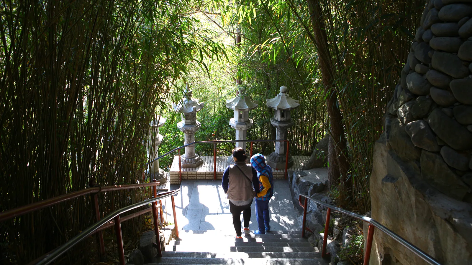 Haedong Yonggungsa Temple in Busan: Sunrise Visit and Temple Etiquette